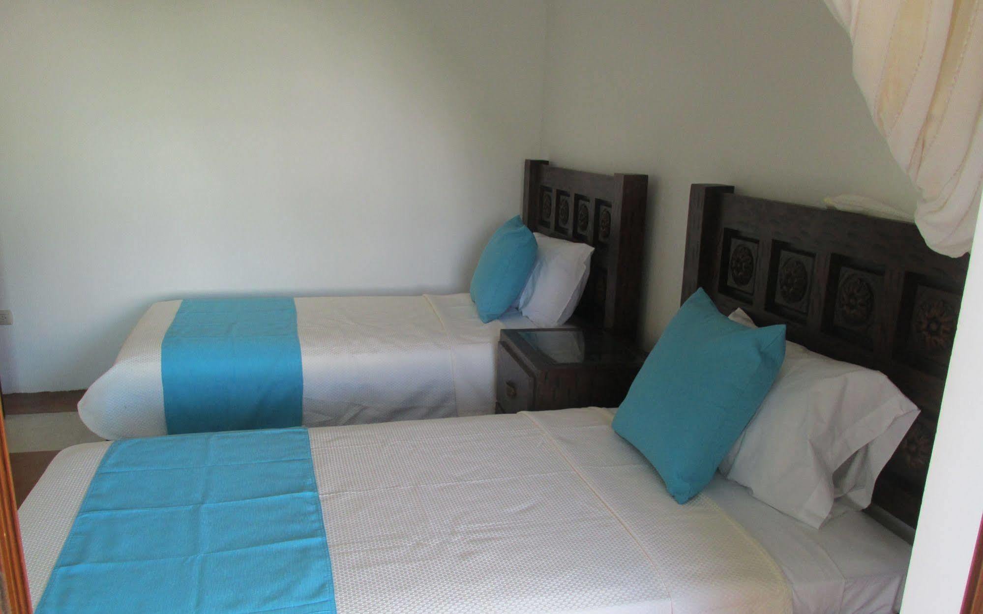 Bed and Breakfast Cormorant Beach House Puerto Villamil Exterior foto